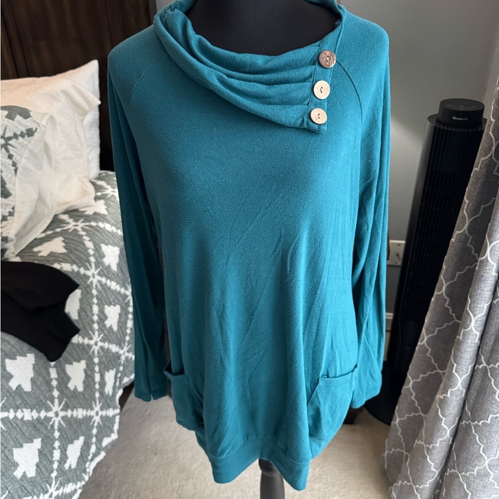 Teal Button-Accent Women's Shirt